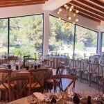 decoración mesa evento blanco
